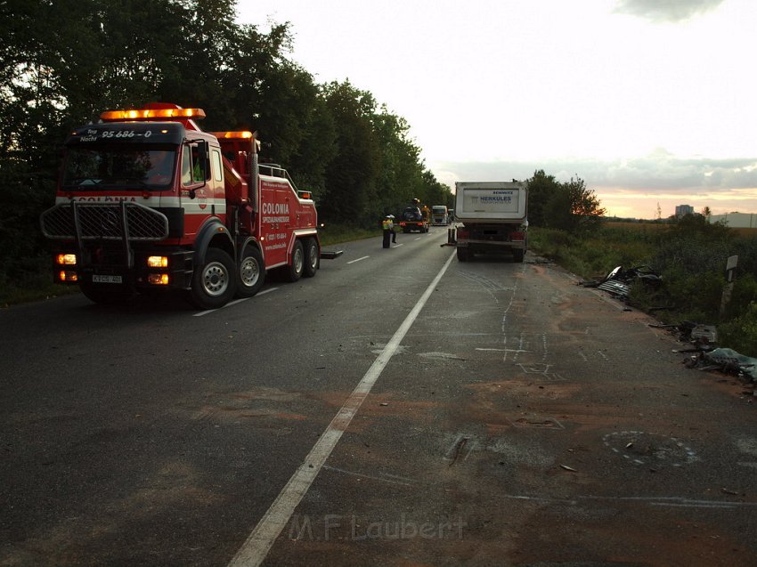 Schwerer VU Koeln Immendorf Kerkraderstr P492.JPG